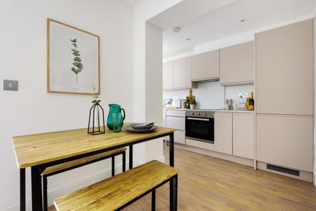 Amazing 3 Bed Interior Designed House With Garden - 114 The Hervey Londres Exterior foto