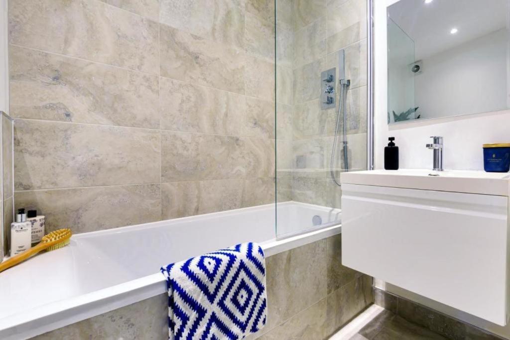 Amazing 3 Bed Interior Designed House With Garden - 114 The Hervey Londres Exterior foto